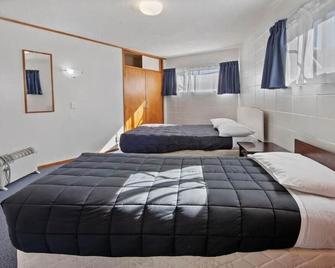 Motel Six - Whangarei - Bedroom