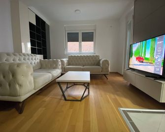 I&I Apartments - Kragujevac - Sala de estar
