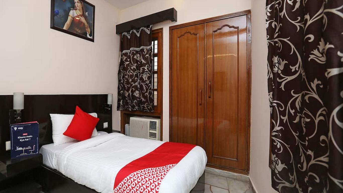 OYO Hotel Samrat