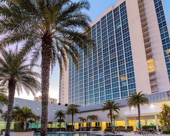 Skyline Serenity City Views, Pool, Hot Tub & Gym - Fort Myers - Edificio