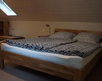 Forest home with sauna and private terrace - Kleinmachnow - Schlafzimmer