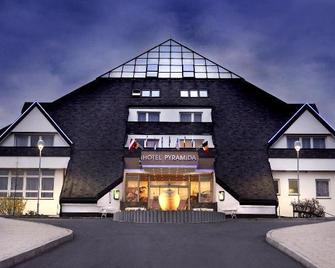 Pyramida 1 Kurhotel - Františkovy Lázně - Building