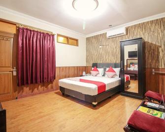 OYO 352 Wisma Sabang - Bandung - Habitación