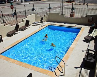 Bowen Motel - מואב - בריכה