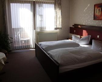 Hotel-Restaurant Zum Schwalbennest - Alsfeld - Camera da letto