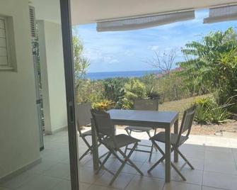 Appart Calme Vue Mer - Le Carbet - Patio