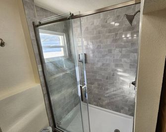Babbling Brook Apartment - Cañon City