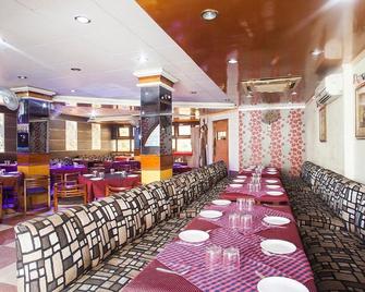 OYO 26647 Minar Hotel - Alīgarh - Restaurante