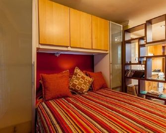 New Kingston Guest Apartments at Seymour - Kingston - Bedroom