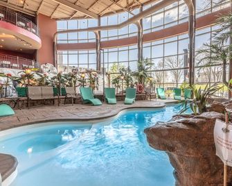 Hotel Universel - Quebec - Pool