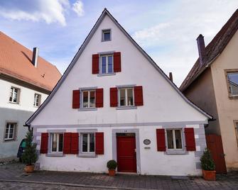 Rent one of the oldest houses in Weissenburg's old town, for up to 9 people - Weißenburg in Bayern - Building