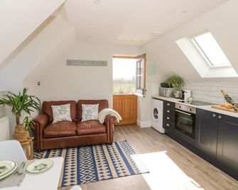 Coach House Mews - Stratford-upon-Avon - Living room