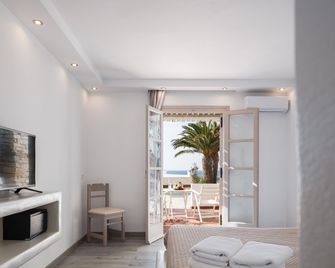 Kavuras Village Hotel & Suites - Stelida
