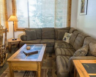 Ski Trails 4058 - Truckee - Living room