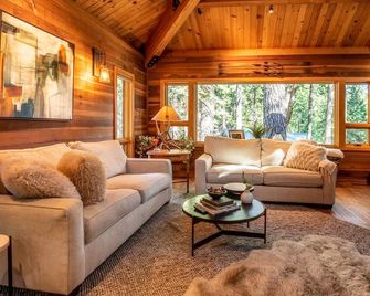 Tranquility Luxury Lodge w/ AC & Pool Access! - Dorrington - Sala de estar