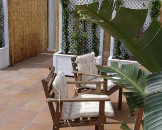 Hostal Balkonis - Barcelona - Patio