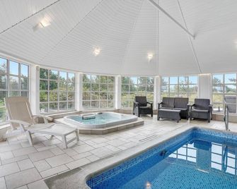Stunning Home In Rømø With Kitchen - Romo - Pool