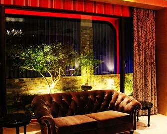 Yin Shui Han Motel - Tainan - Sala de estar