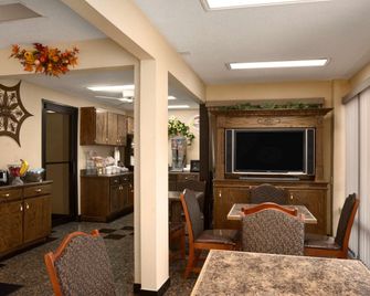 Super 8 by Wyndham Hattiesburg North/University Area - האטיסברג - חדר אוכל