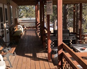 Black Hills Motel at Quail's Crossing - Hill City - Балкон