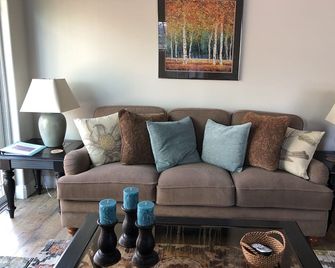 Eagle Crest Golf Retreat - Recently remodeled - Redmond - Living room