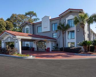 لا كينتا إن باي ويندام بينساكولا - بينساكولا - مبنى