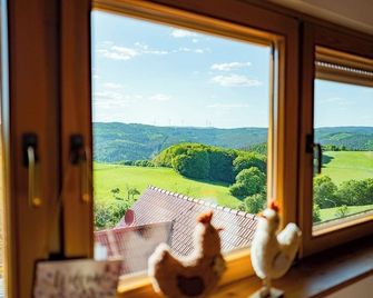Vacation apartment with a view of the countryside - ideal for families and friends up to 6 pers. - Rothenberg - Balcón