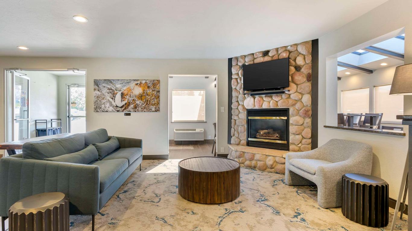 كواليتي إن ريد لودج جايتواي و ييلوستون