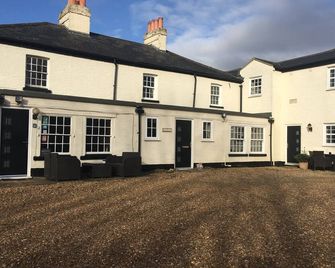 Riverside Park Gf Apt | 1 Br | Parking | St Neots - St. Neots - Gebäude