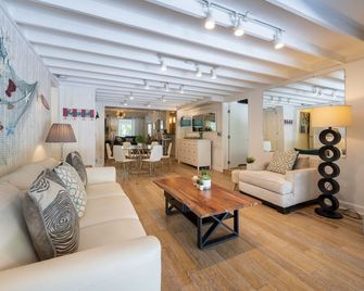 Beautiful Beach Villa - just steps from the beach! - Φορτ Λόντερντεϊλ - Σαλόνι