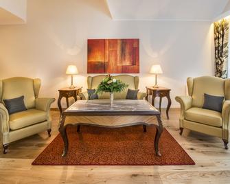 Bellevue Rheinhotel - Boppard - Living room