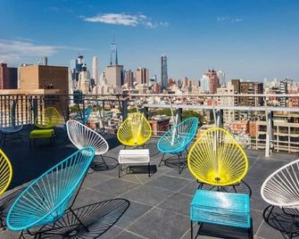 The Big Apple Like You've Never Seen It! Short Drive to Union Square - نيويورك - شرفة