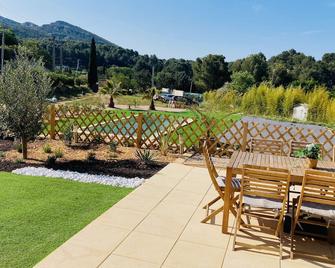 Jolie Maison Cosy à la Campagne Avec Piscine - Roquevaire - Patio