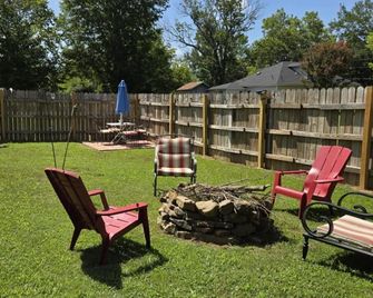 Clinton Cabins #2 - Clinton - Patio