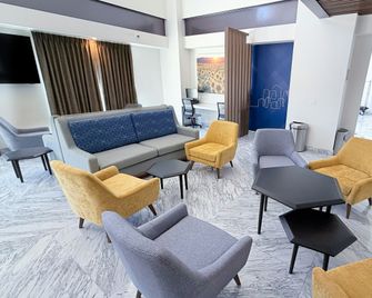 Holiday Inn Express & Suites Los Mochis Centro by IHG - Los Mochis - Lounge