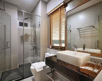 Sunshine Airport Hotel - Ho Chi Minh City - Bathroom
