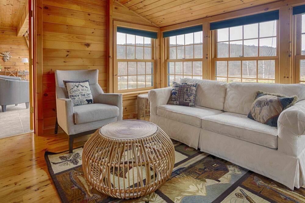 Harmony Hill: Private Pond + 52 Acres of Adventure and Fun! - Canandaigua - Huiskamer