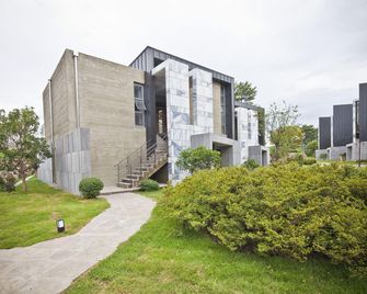 Luston Villa & Hotel - Kota Jeju - Bangunan