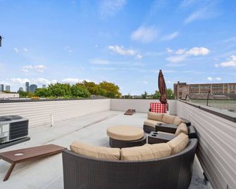 Skyline Serenity Luxe Nyc Retreat - Jersey City - Balcony