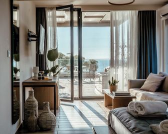 Casa Bloo Adults Only - Elia Nikitis