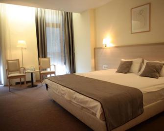 Savoy Hotel - Timisoara - Bedroom