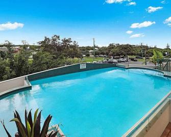 11 Argyle - Opposite the river in Cotton Tree - Maroochydore - Pool