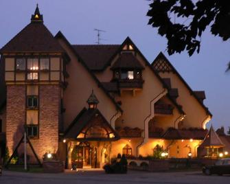 Hotel Le Mandelberg - Mittelwihr - Building