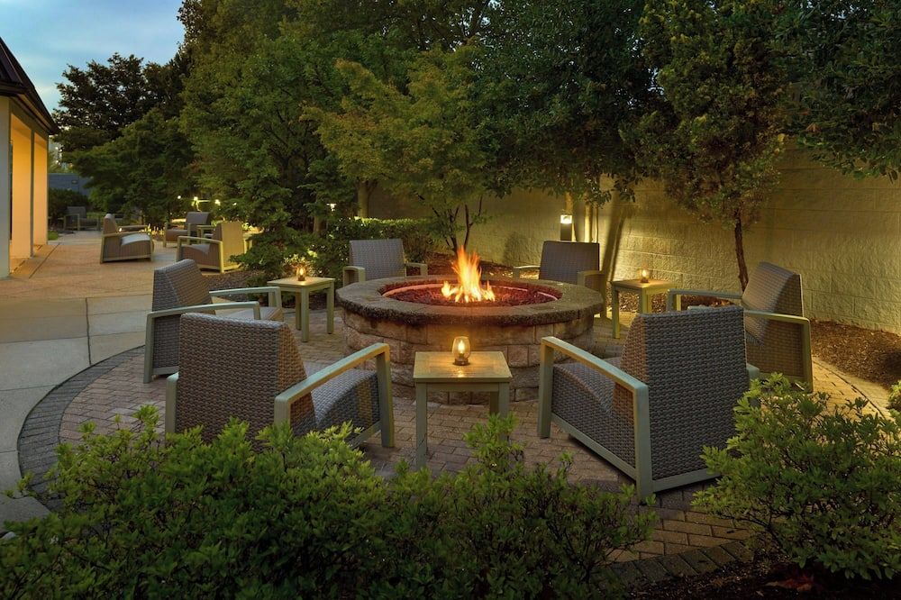 Courtyard by Marriott Frederick - פרדריק - פטיו