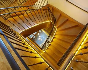 Domaine de Bersaillin - Sellieres - Stairs
