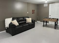 Glasgow Get-Away, Pet friendly - Glasgow - Living room