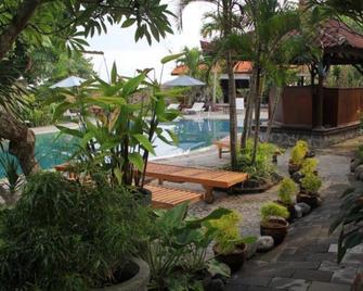 Gazebo Beach Hotel - Denpasar - Pool