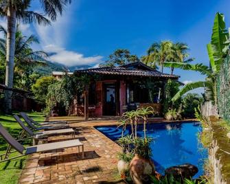 Feiticeira Guesthouse - Ilhabela - Piscina