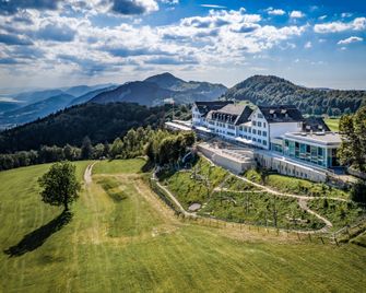 Hotel Weissenstein - Oberdorf - Edificio