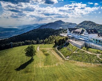 Hotel Weissenstein - Oberdorf - Gebäude